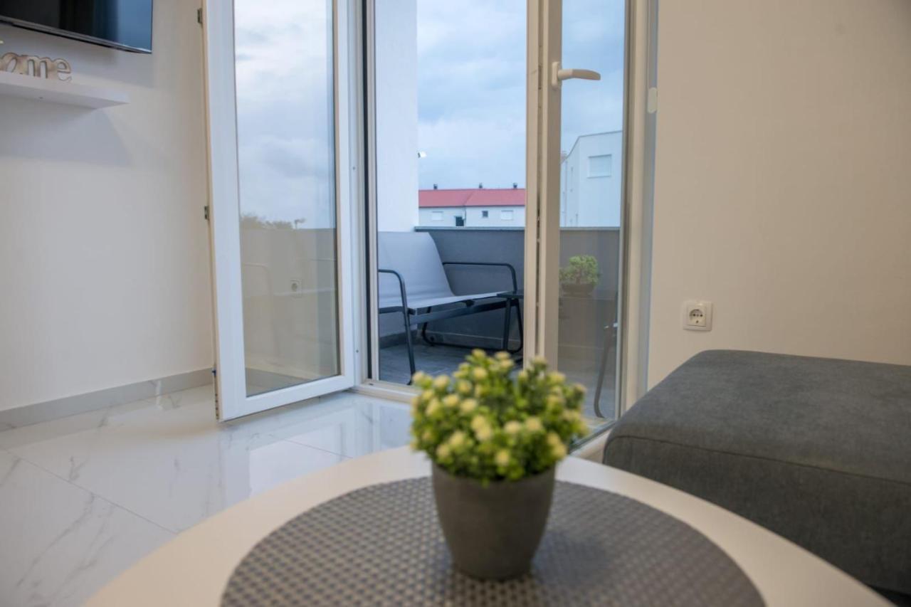 Marin D&a Apartment